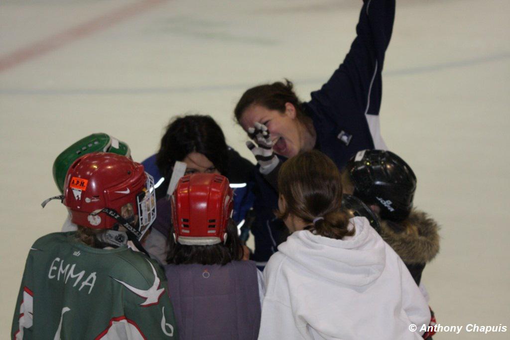Cergy : Faites du hockey au féminin — Reportage