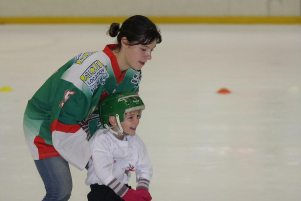 Cergy : Faites du hockey au féminin — Reportage