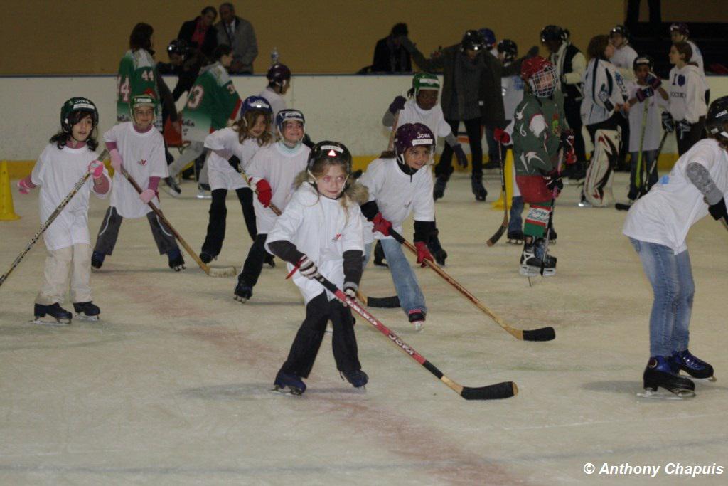 Cergy : Faites du hockey au féminin — Reportage