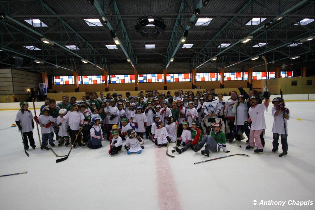 Cergy : Faites du hockey au féminin — Reportage