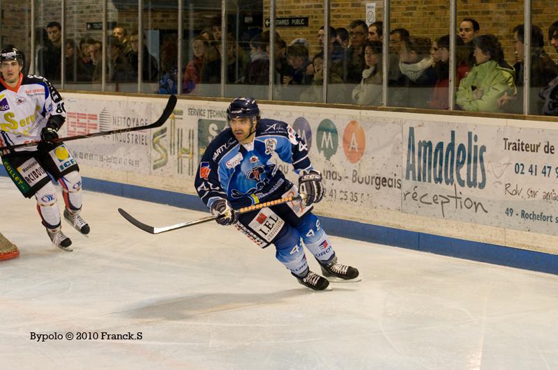 Angers  8 - 3 Caen 