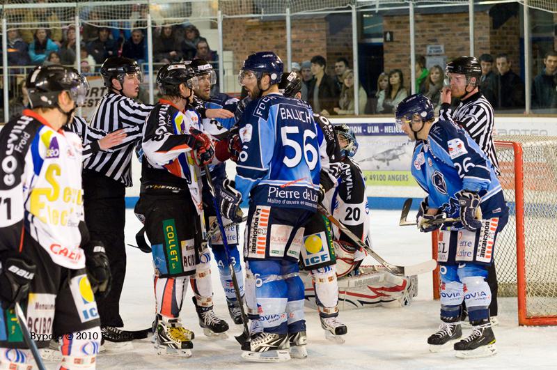 Angers  8 - 3 Caen 