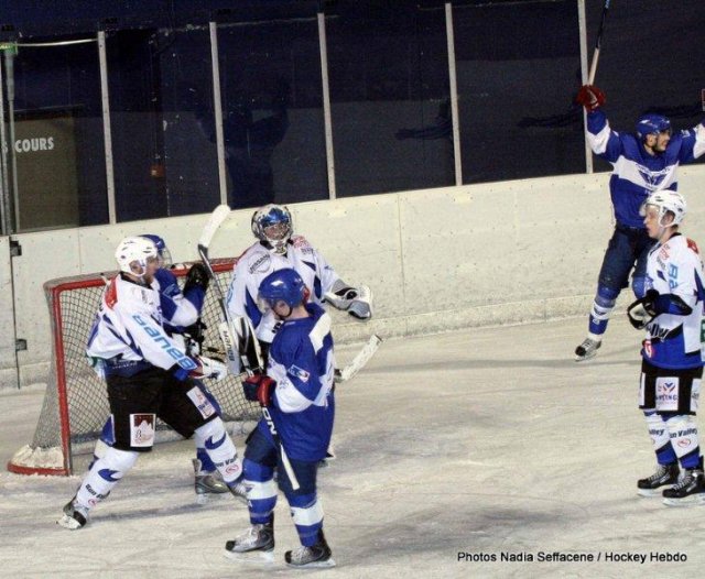 Photo hockey match Paris (FV) - Courchevel-Méribel-Pralognan le 27/11/2010