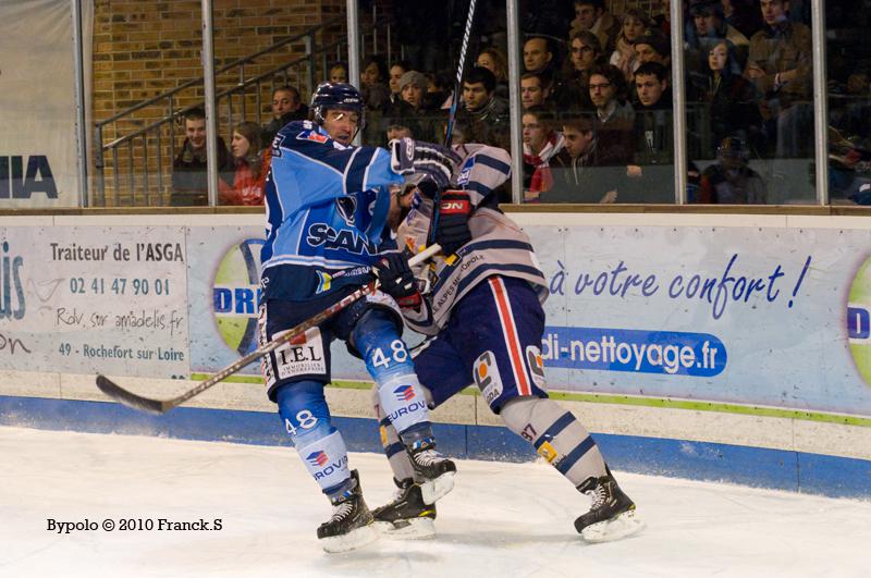 Angers  7 - 0 Grenoble 