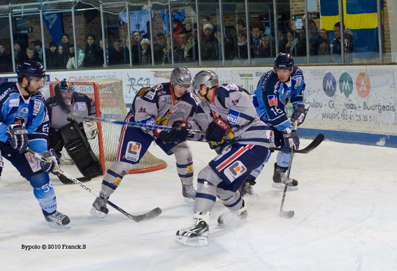 Angers  7 - 0 Grenoble 