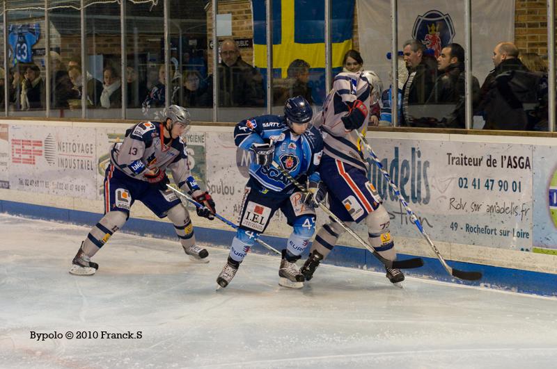 Angers  7 - 0 Grenoble 