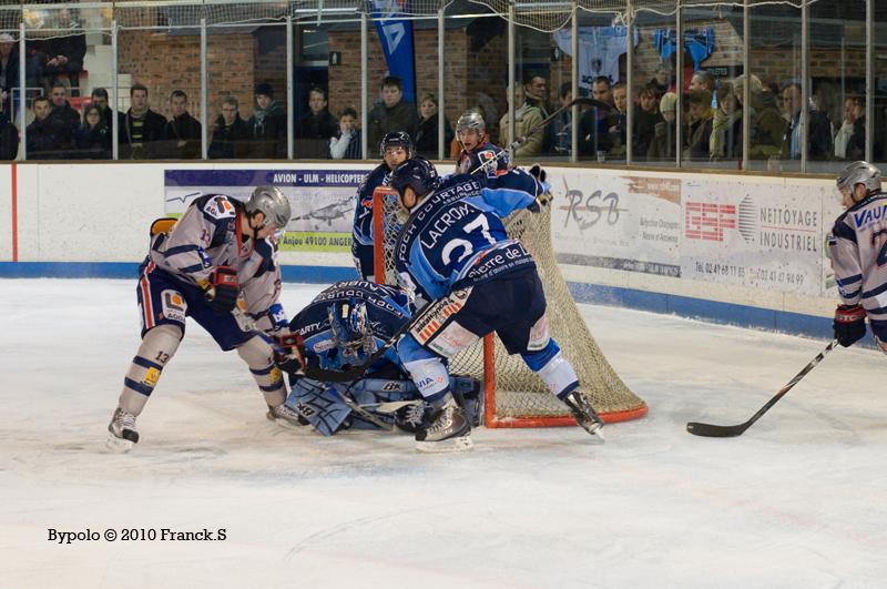 Angers  7 - 0 Grenoble 