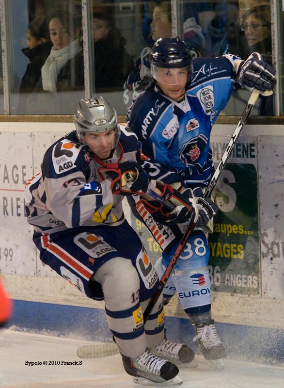 Angers  7 - 0 Grenoble 