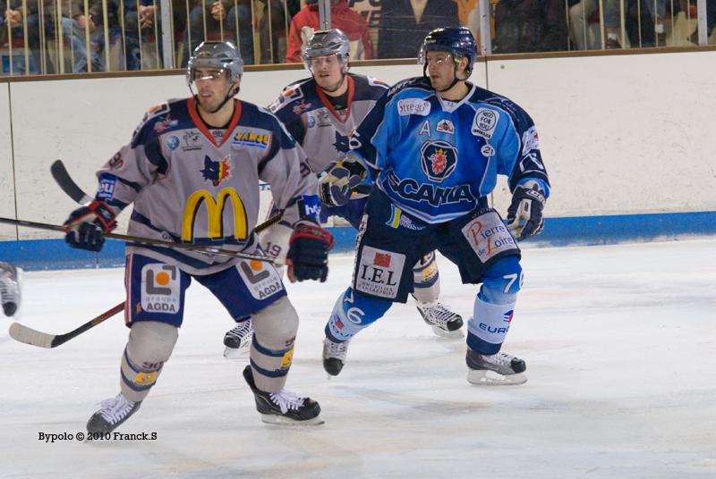 Angers  7 - 0 Grenoble 