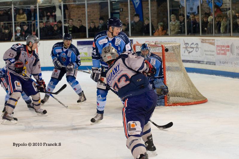Angers  7 - 0 Grenoble 