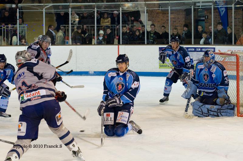 Angers  7 - 0 Grenoble 