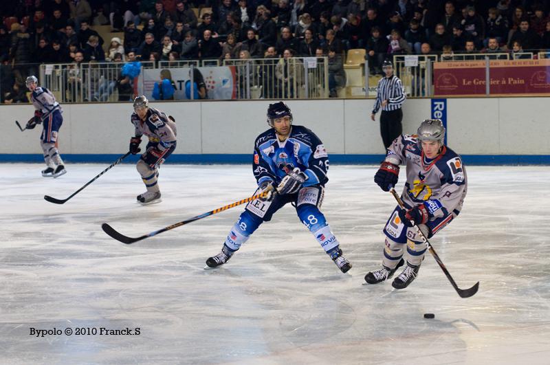 Angers  7 - 0 Grenoble 