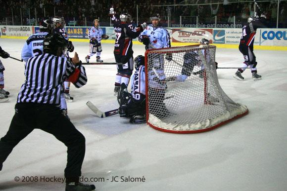 Grenoble  5 - 4 Angers 