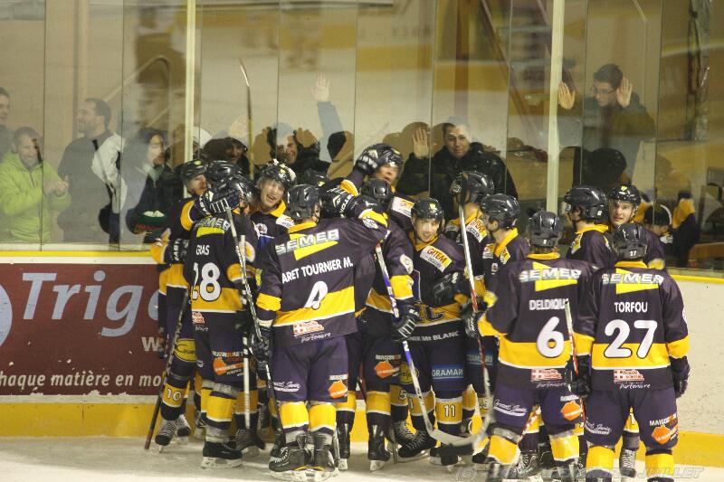 Chamonix  5 - 4 Strasbourg 