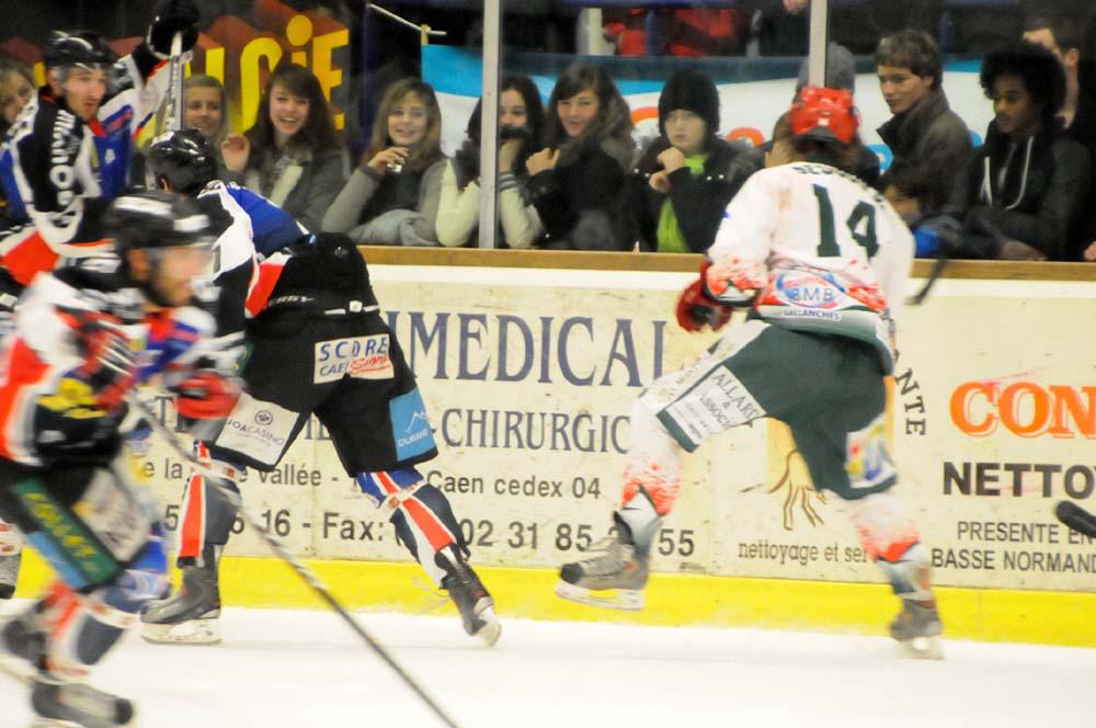 Caen  5 - 2 Mont-Blanc