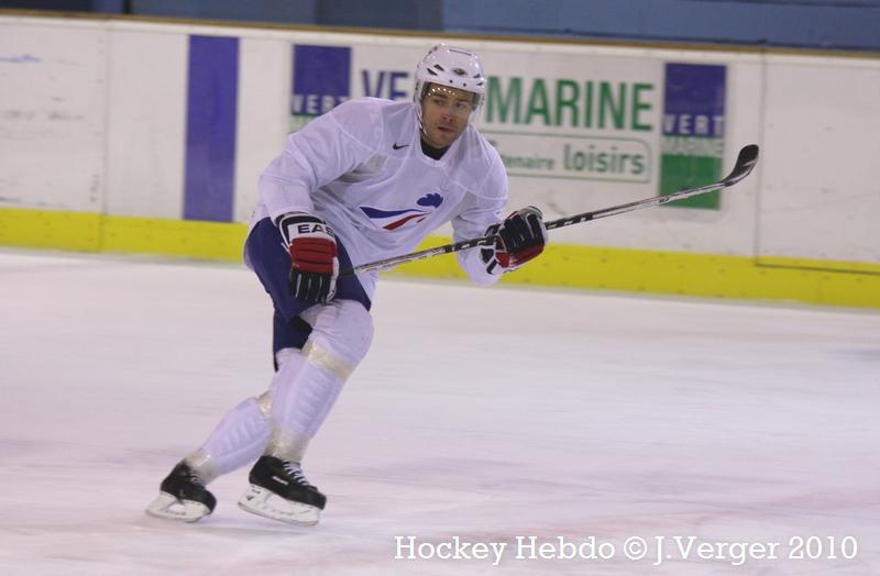les bleus s'échauffent! — Reportage