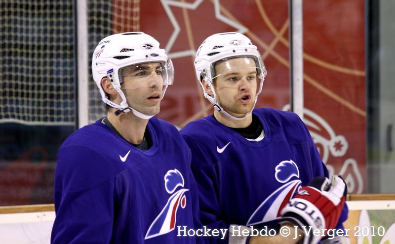 les bleus s'échauffent! — Reportage