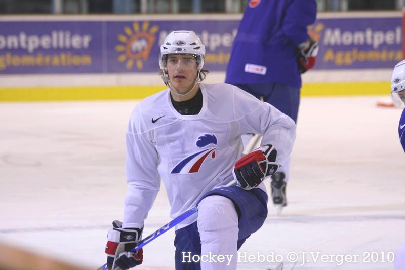 les bleus s'échauffent! — Reportage