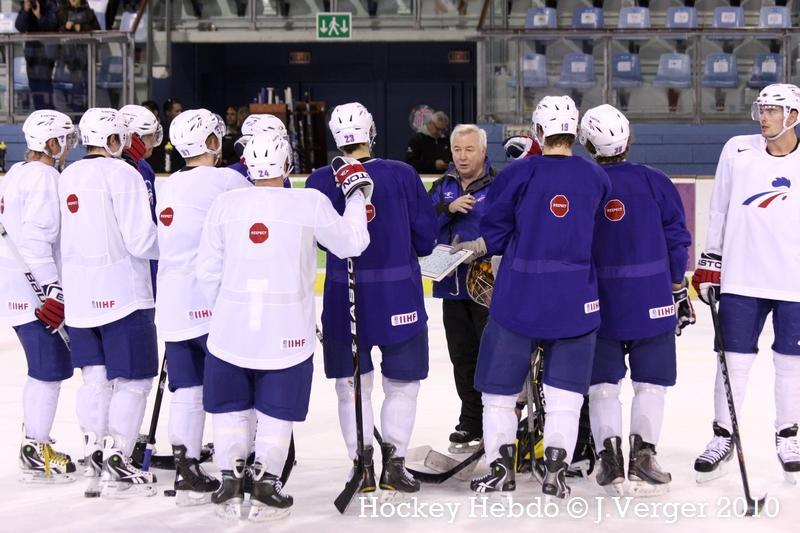 les bleus s'échauffent! — Reportage