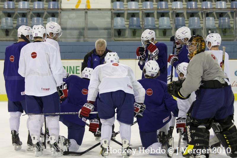 les bleus s'échauffent! — Reportage