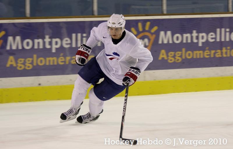 les bleus s'échauffent! — Reportage