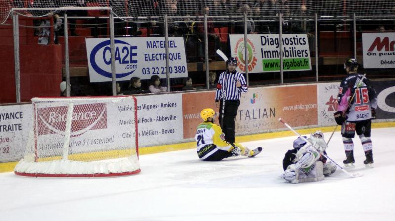 Amiens  4 - 3 Strasbourg 