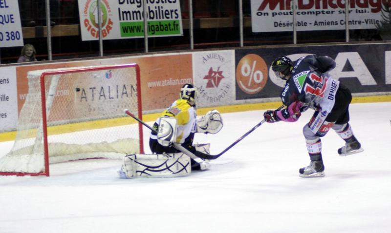 Amiens  4 - 3 Strasbourg 