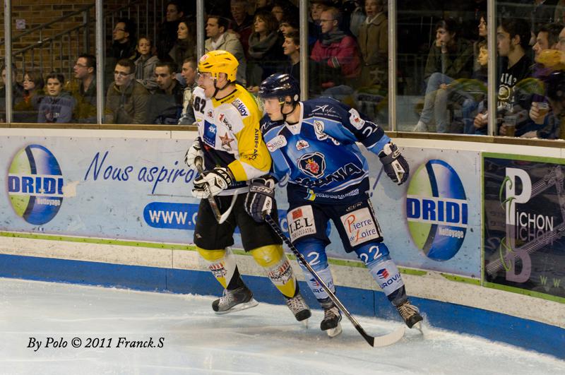 Angers  4 - 1 Strasbourg 