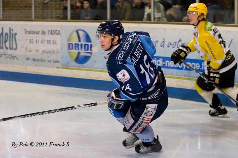 Angers  4 - 1 Strasbourg 