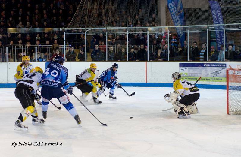 Angers  4 - 1 Strasbourg 