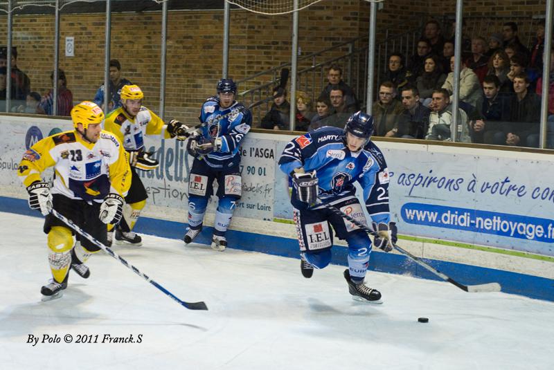 Angers  4 - 1 Strasbourg 