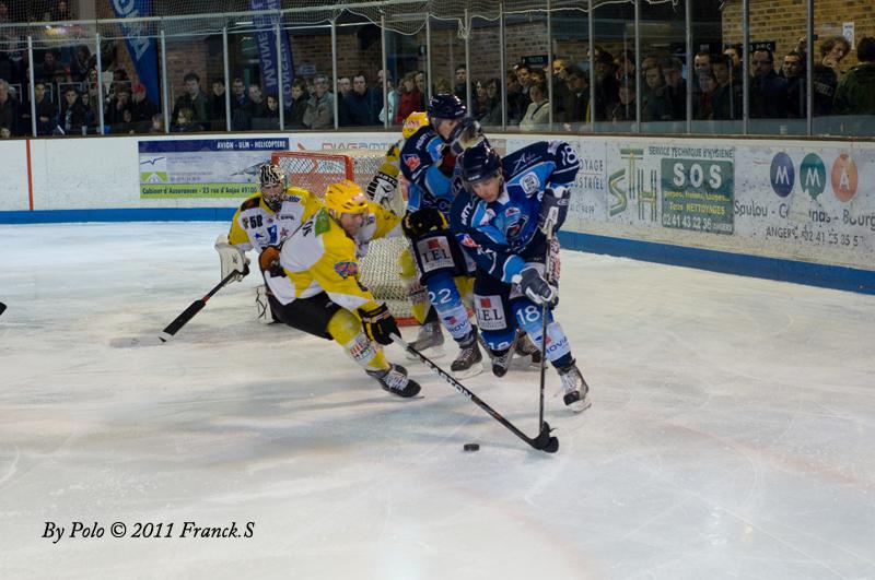 Angers  4 - 1 Strasbourg 