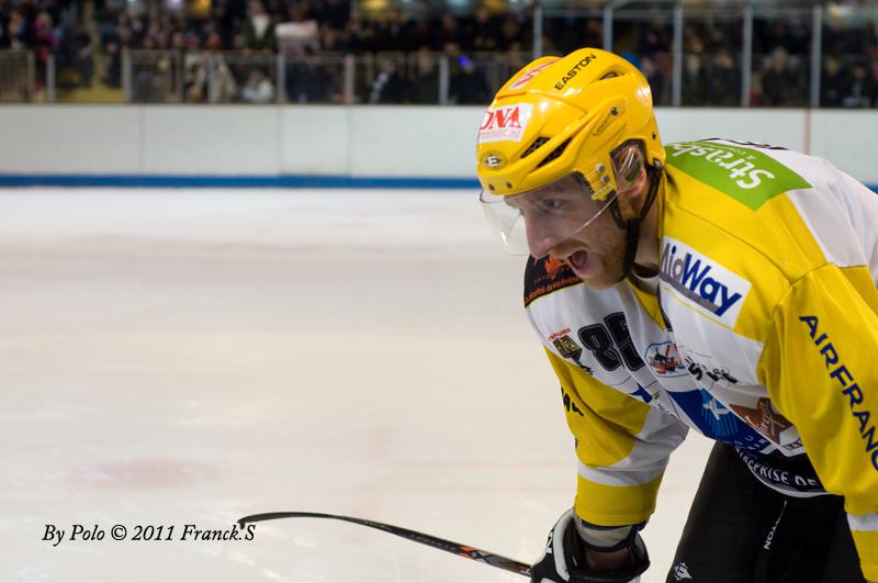 Angers  4 - 1 Strasbourg 