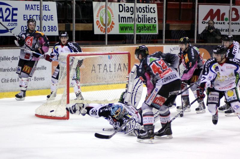 Amiens  8 - 2 Caen 