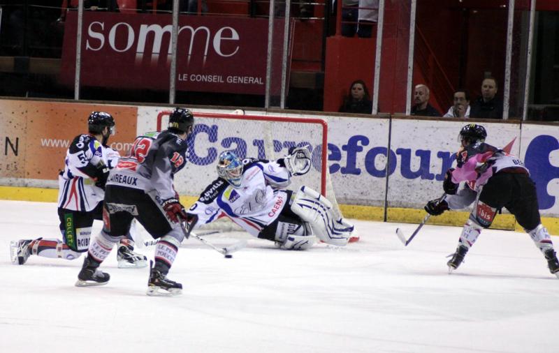 Amiens  8 - 2 Caen 