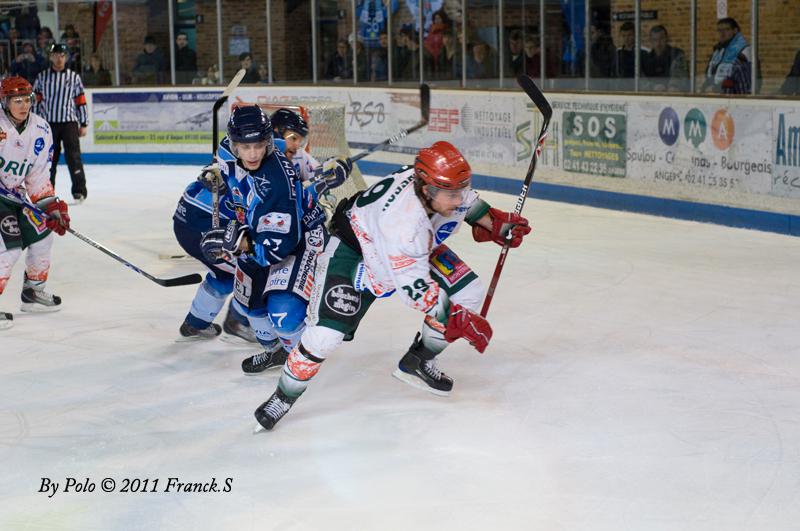 Angers  6 - 3 Mont-Blanc