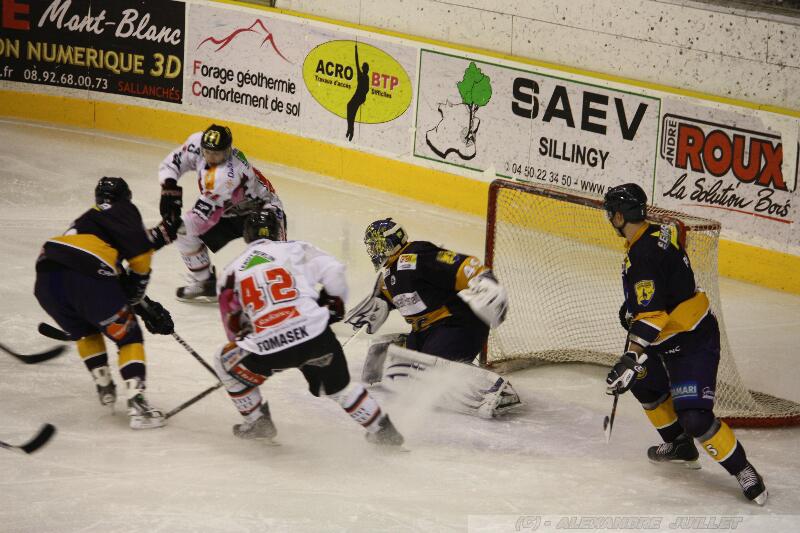 Chamonix  4 - 0 Amiens 