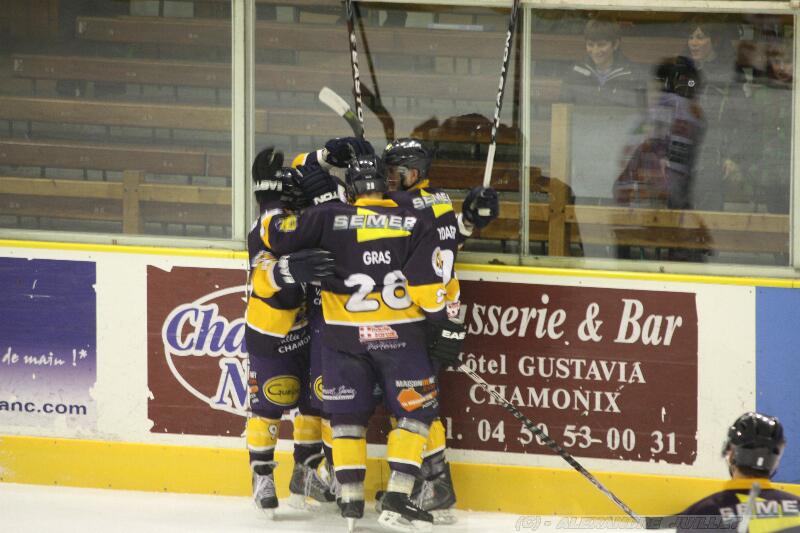 Chamonix  4 - 0 Amiens 