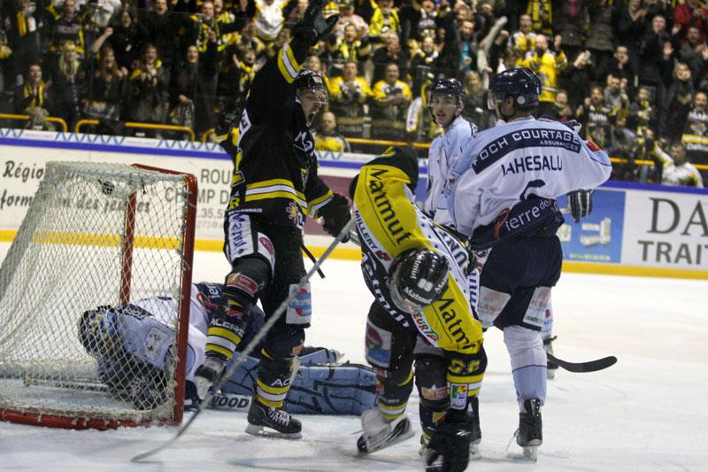 Rouen 4 - 2 Angers 