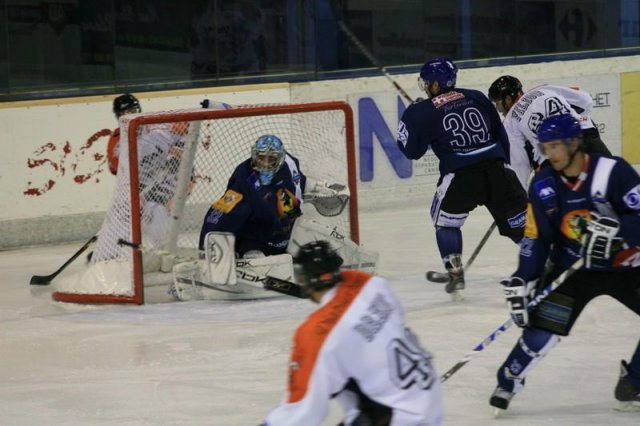 Photo hockey match Mont-Blanc - Tours  le 27/09/2008
