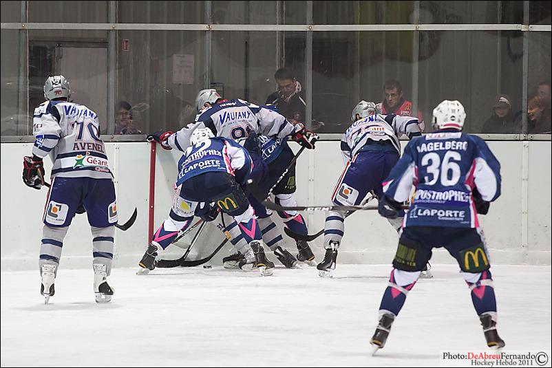 Epinal  2 - 4 Grenoble 