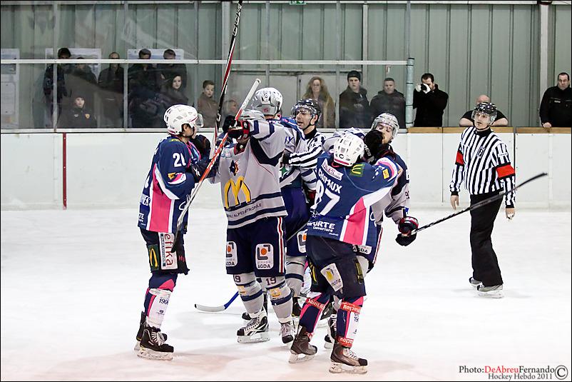 Epinal  2 - 4 Grenoble 