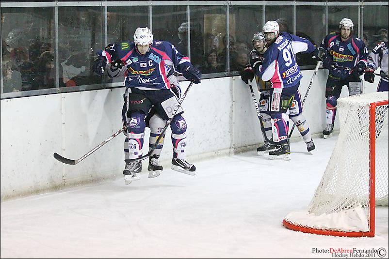Epinal  2 - 4 Grenoble 