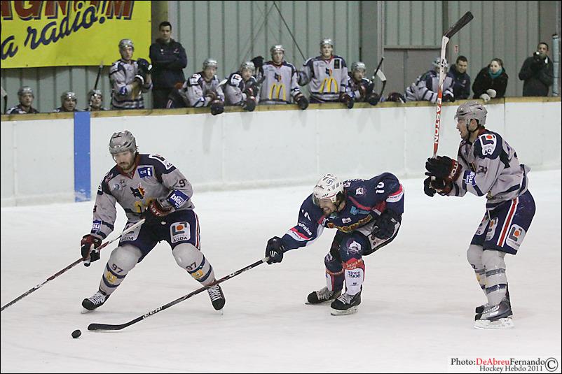 Epinal  2 - 4 Grenoble 