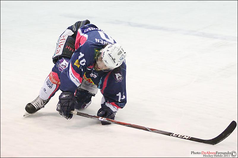 Epinal  2 - 4 Grenoble 