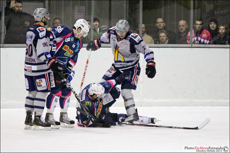 Epinal  2 - 4 Grenoble 
