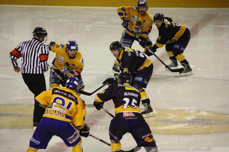 Chamonix  3 - 2 Dijon 