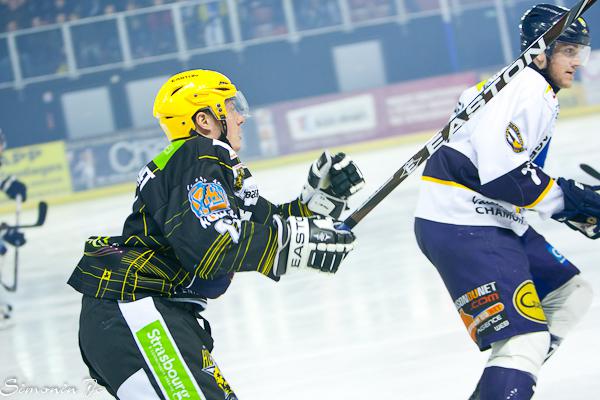 Strasbourg  2 - 3 Chamonix 