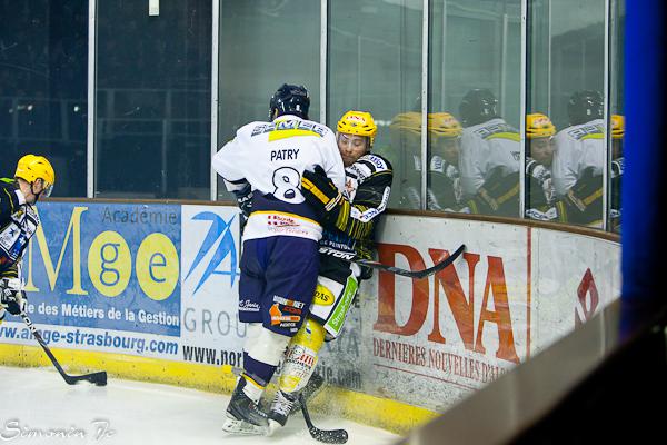 Strasbourg  2 - 3 Chamonix 