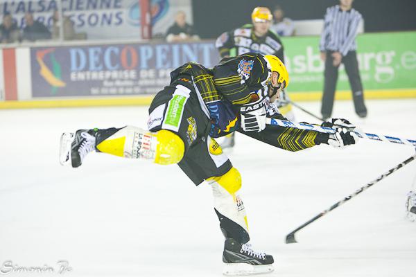 Strasbourg  2 - 3 Chamonix 